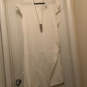 Off whit midi dress excludes necklace